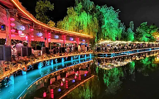 景区另类内卷，沉浸式餐饮就是新型旅游景点吗？