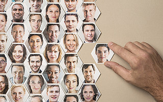 00后殺進(jìn)職場，第一件事是“挑老板”