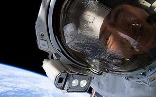 4分鐘25萬美元的“太空蹦極”，富豪們的快樂你想象不到