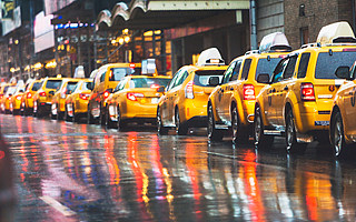 滴滴“碰壁”静默整改，打车团战硝烟再起