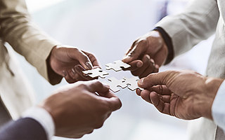 斗鱼虎牙合并终止，游戏直播业战火重燃？