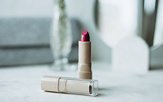 買化妝品為什么要送一堆小樣？