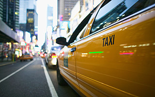 下架两年后，美团打车“火线复出”，王兴这次胜算几何？