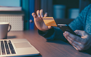 為什么幾乎所有的互聯網公司都在給你放貸？