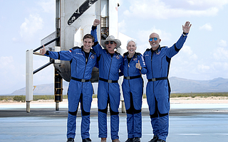 3個瘋子、2條路線、1個夢想：可以把太空交給富豪們嗎？