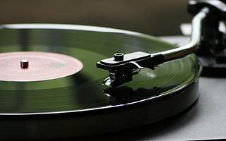 网易云音乐被曝歌词涉暴力、黄毒 低俗内容何以绕开监管？