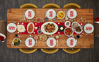 腾讯字节，想抓住年轻人的胃