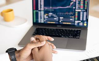 犀牛財經看市：美股集體收跌 北向資金全天凈買入80億