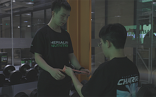 我是电竞理疗师，让选手安心打比赛是我的使命丨新职业浪潮