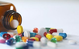 和黃醫藥上半年虧損翻倍，績后港美兩市股價卻創歷史新高丨看財報