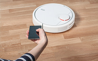 “扫地茅”科沃斯大跌，扫地机器人的故事讲不出新花样了？