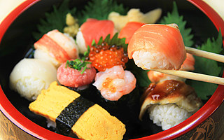 為何3元壽司店消亡，1盒上萬元的“拍賣級海膽”卻賣斷貨？