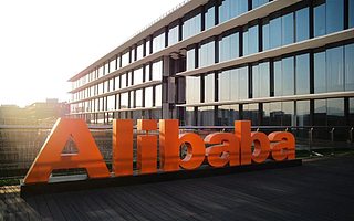 【钛晨报】阿里Q1营收不及预期，云计算连续三季度盈利；广东市场监管部门约谈奈雪的茶；中宣部等五部门要求治理算法推荐