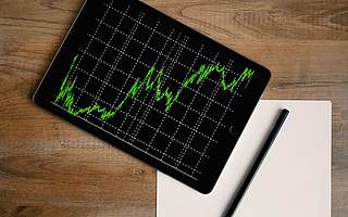 捷佳伟创监事配偶违规买入自家股票 发布紧急道歉