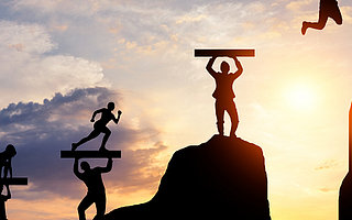 [0811创精选]B站用户突破6500万，腾讯实习生教马化腾做事上热搜