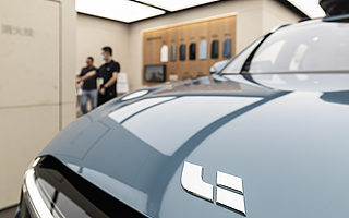 剛登陸港股就破發， 理想還沒進入安全區