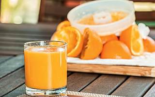 初饮生物橙汁果粒饮品菌落总数不合格 被市场监管局点名