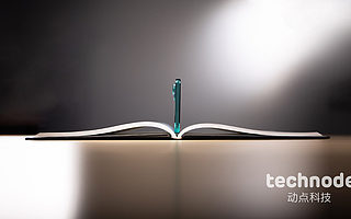 摩托罗拉 edge 轻奢版评测：极致轻薄下的平衡之作