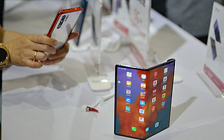 三年過去了，可折疊手機為啥還是火不起來？