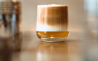 生椰爆火，瑞幸“复活”