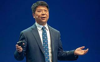 华为轮值董事长郭平:不会放弃海外市场,全力解决卡脖子问题问题