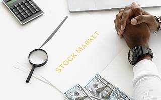 犀牛財經看市：指數午后低位盤整 醫藥白酒遭重挫