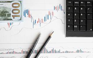 犀牛财经看市：纳指创历史新高 沪指、创业板指齐涨1%