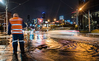 泵上的城市，大雨頻發時我們該如何應對內澇？