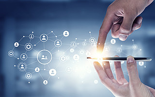 腾讯千亿投入背后，互联网变天了？