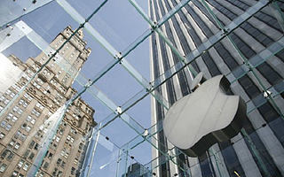 苹果新政：反垄断压力下的妥协，也或将吹响丧失应用独家分发权的号角