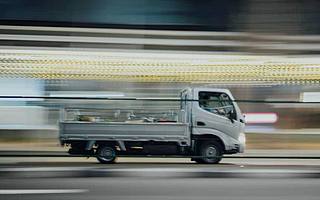 三年虧近20億，快狗打車流血上市