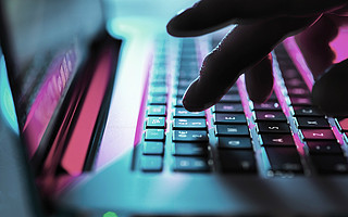 数据女工：坍塌时刻，梦醒时分