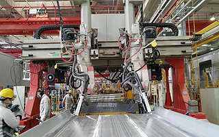 激光清洗进入高铁行业，“清焊一体化”促进高铁清洗智能升级