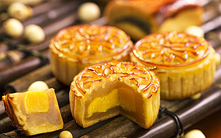 年輕人給了月餅“第二春”