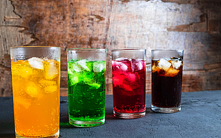 迷失三十年，國產(chǎn)汽水終于覺醒了