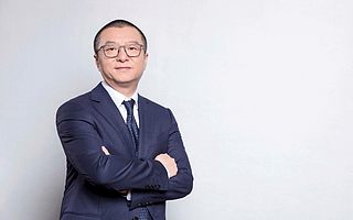 新浪新聞內部信曝光，CEO王巍：讓AI更有價值觀是長期信仰