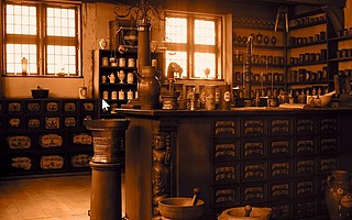 正失去年輕人的老字號，想要翻紅有多拼？