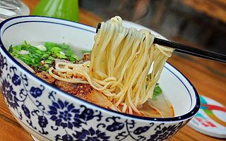 當(dāng)蘭州拉面站上風(fēng)口浪尖