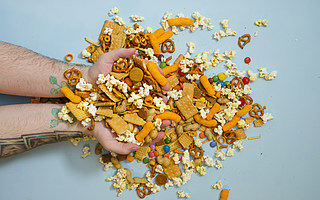 小小零食，被吃出来的万亿赛道