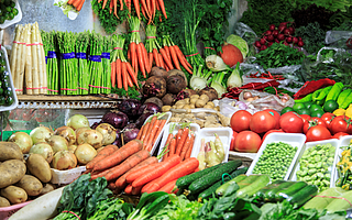 中国连锁经营协会发布社区电商食安标准，美团优选、兴盛优选参与起草