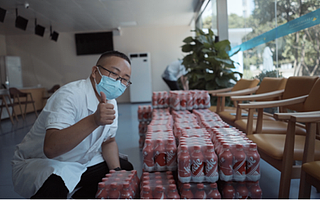 天猫抽“锦鲤”送1吨汽水，广西小伙中奖后全部捐赠抗疫医护