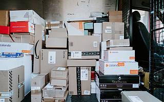 快遞送不上門，誰的鍋？