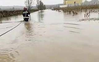 【鈦晨報(bào)】山西多地遭暴雨襲擊 ，阿里騰訊字節(jié)等公司緊急馳援；我國(guó)已對(duì)滴滴、運(yùn)滿滿、貨車(chē)幫、BOSS直聘等啟動(dòng)網(wǎng)絡(luò)安全審查；《長(zhǎng)津湖》票房破40億