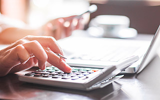 辱罵、威脅、連環奪命call，細數那些被“朋友借貸”套住的“倒霉蛋”