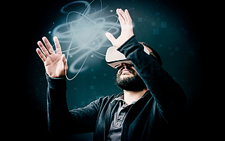 蹭上元宇宙，VR又活了？