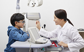 132萬家眼鏡企業和6億中國人的眼睛，都有大麻煩