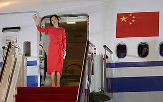 任正非生日传喜讯：孟晚舟隔离期结束，重回华为上班｜钛快讯