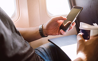 飛機(jī)艙里組團(tuán)“吃雞”，還遠(yuǎn)嗎？