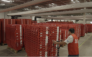 天貓雙11第一波快遞高峰來襲！菜鳥綠色物流用750萬雞蛋激勵快遞包裝“回收人”