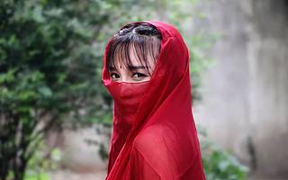 李子柒微念“戰(zhàn)事”升級(jí)，價(jià)值數(shù)十億IP風(fēng)雨飄搖